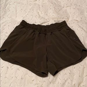 Lululemon tracker short V 4 inch